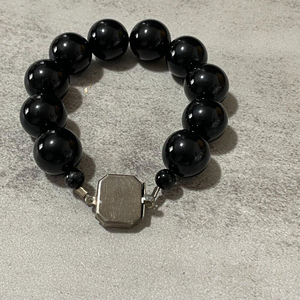 Vintage Sterling Silver Square Clasp Black Onyx Polished Bead Bracelet 6"